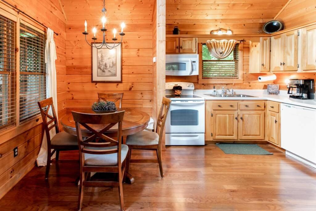 Nice View Fireplace, Hot Tub, Porch Bed, Private Сев'єрвілл Екстер'єр фото